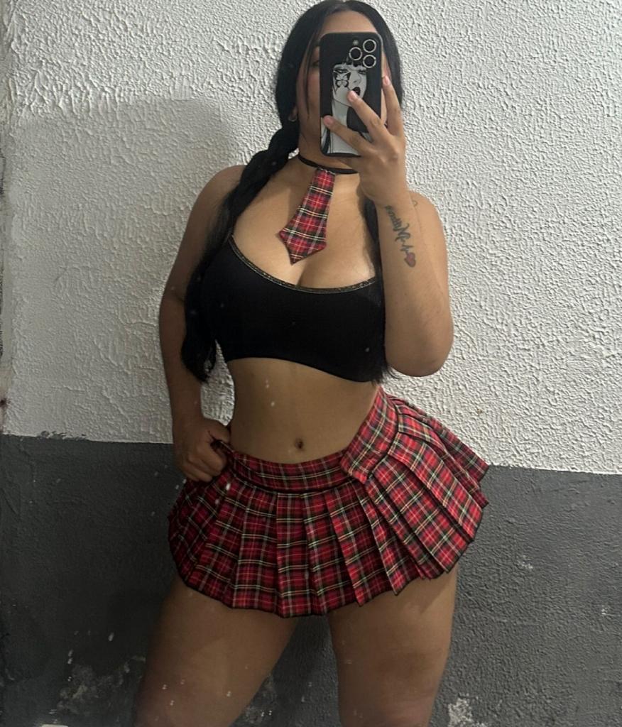 631053440: Chica busca chico en Gerona