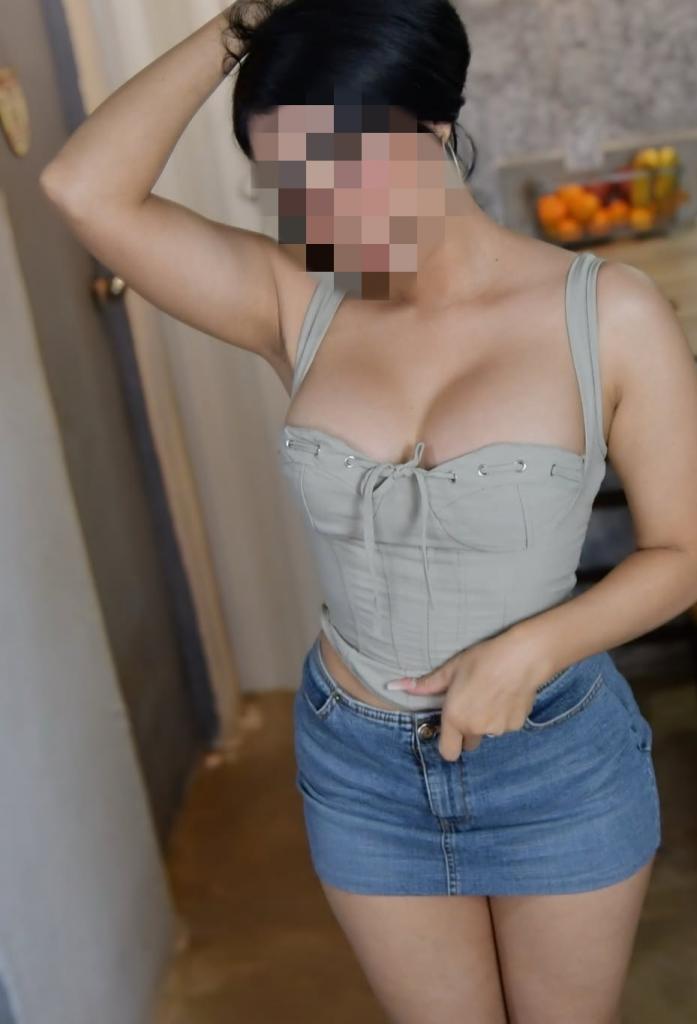 631049670: Chica busca chico en Navarra