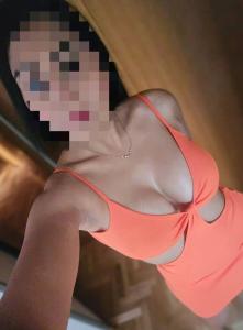 631049670: Chica busca chico en Navarra
