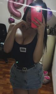 631049670: Chica busca chico en Navarra