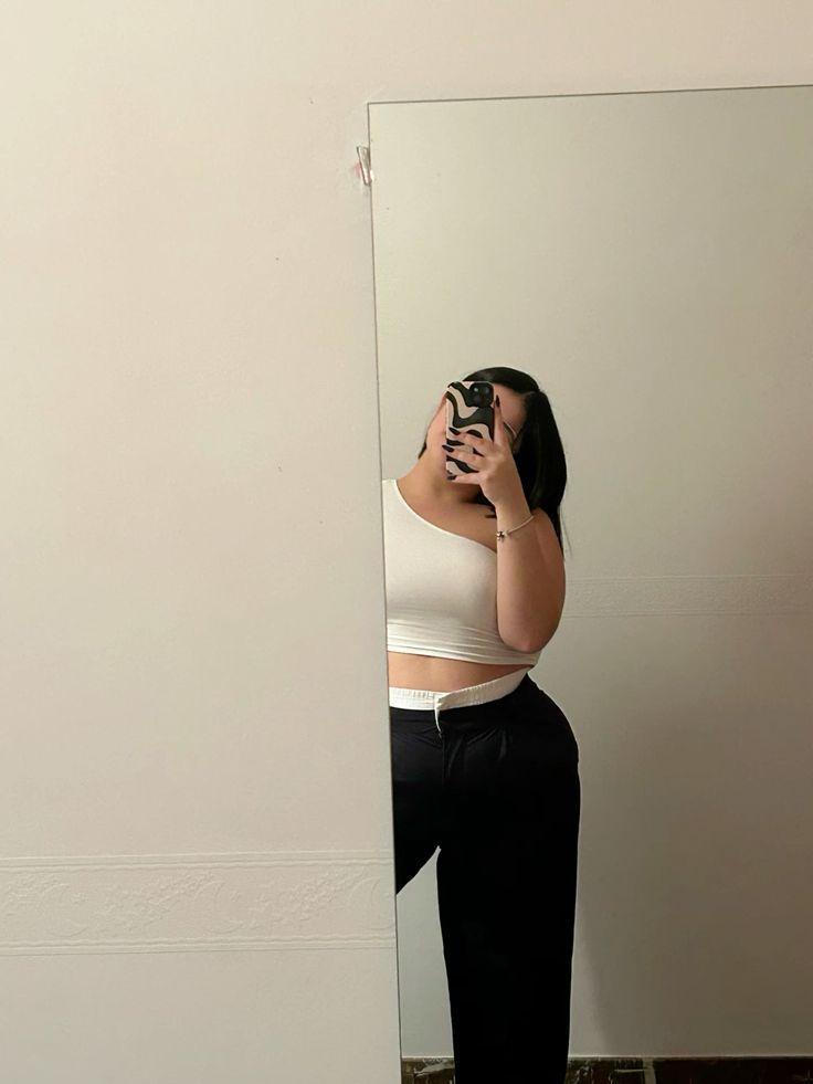 742056398: Chica busca chico en Murcia