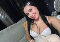 613940355: Chica busca chico en Valencia