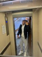 607242940: Chico busca chica en Barcelona