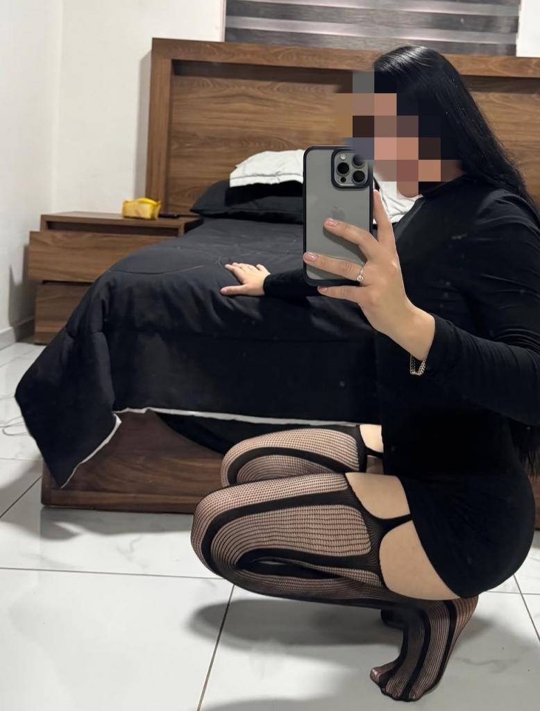 631049670: Chica busca chico en Navarra