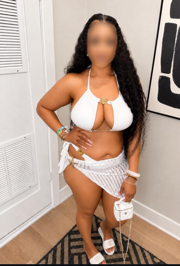 632531313: Chica busca chico en Gerona