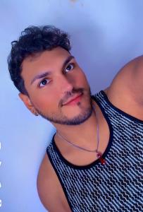 614671822: Chico busca chica en Valencia