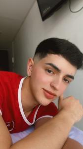 695313803: Chico busca chica en Barcelona