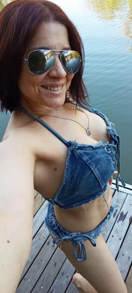 631409613: Chica busca chico en Cantabria