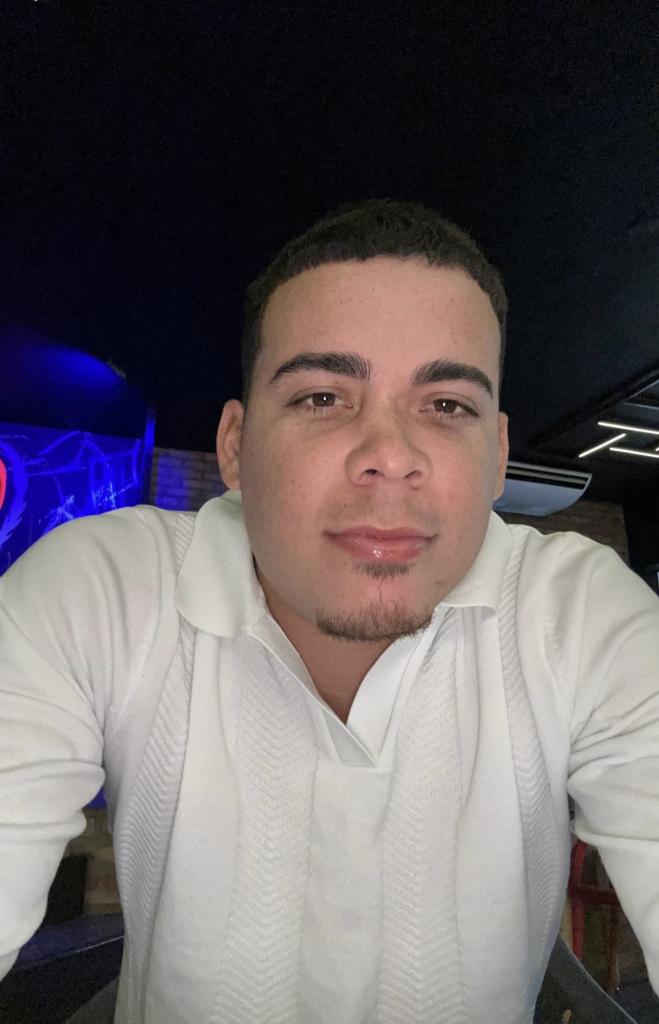 602422836: Chico busca chica en Valencia