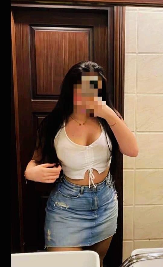 637769245: Chica busca chico en Madrid
