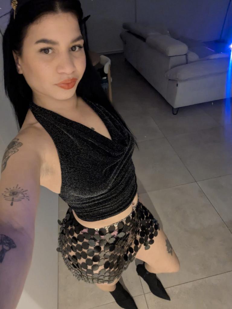 Chica busca chico en Menorca: 