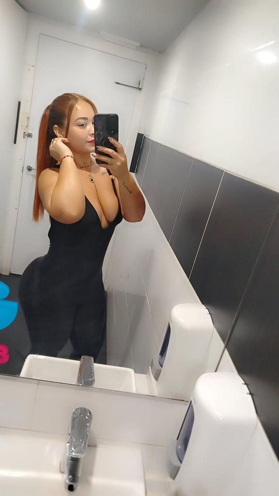 671783965: Chica busca chico en Barcelona