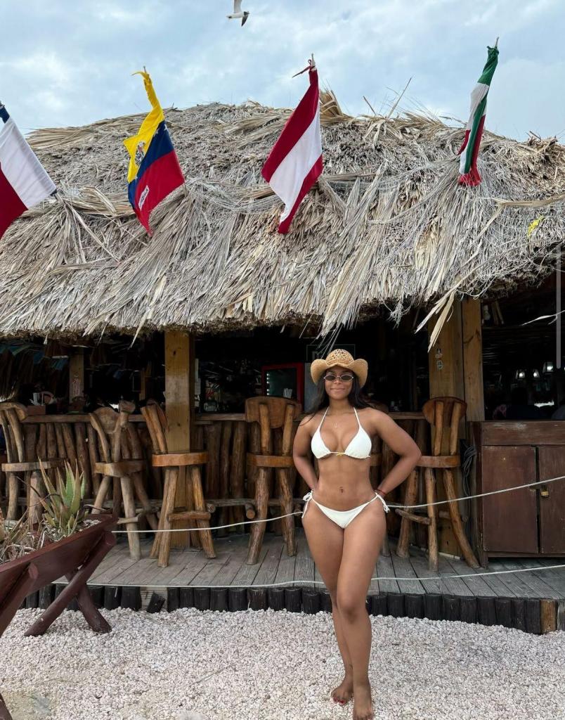 671785258: Chica busca chico en Barcelona