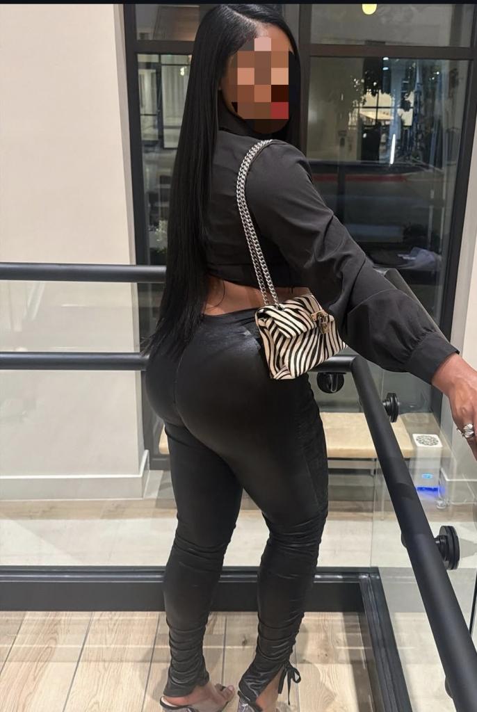 612294426: Chica busca chico en Cádiz