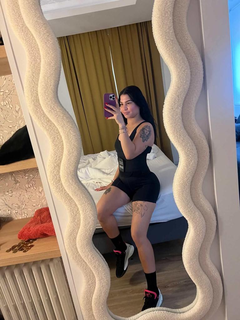610623492: Chica busca chico en Menorca