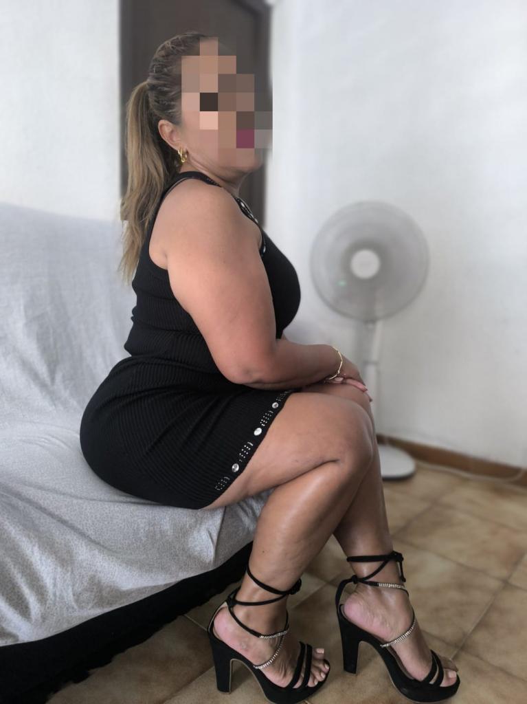 664802797: Chica busca chico en Murcia