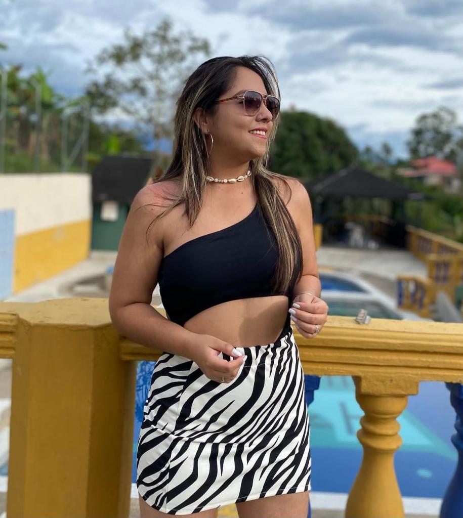 623239777: Chica busca chico en Tenerife