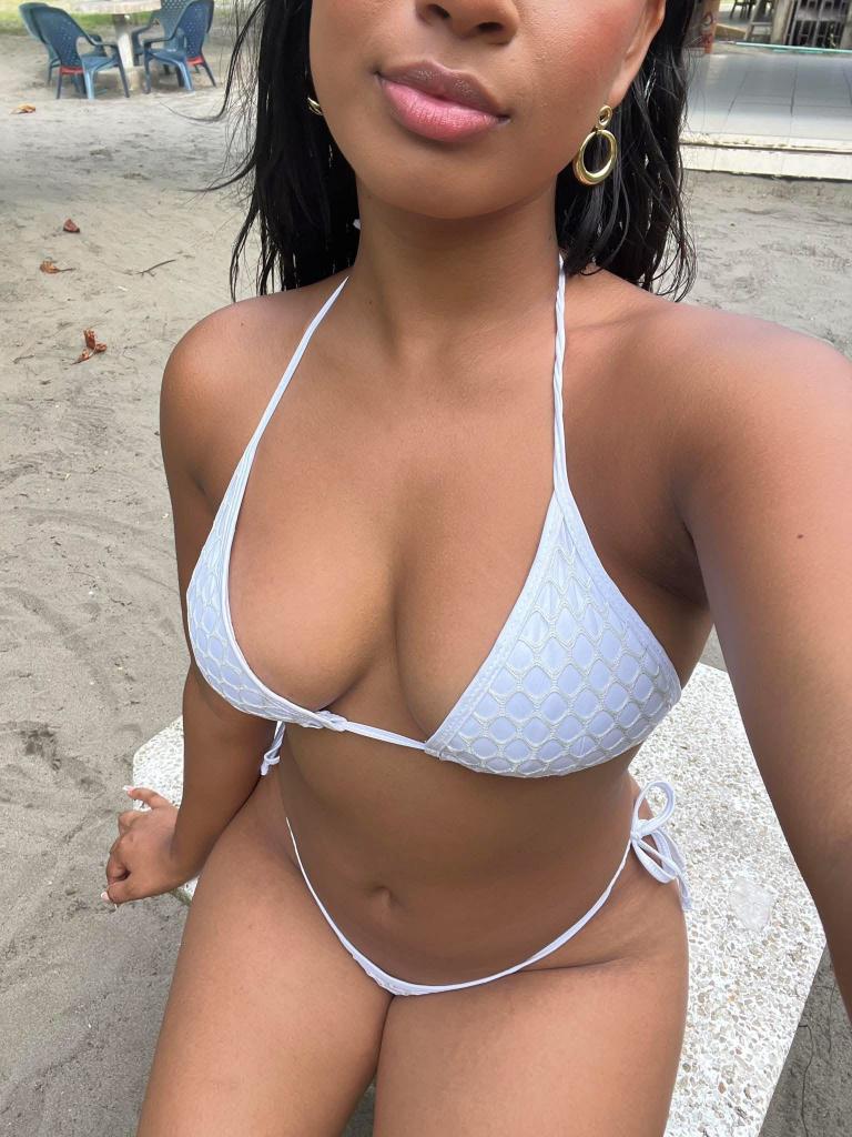 742033761: Chica busca chico en Barcelona