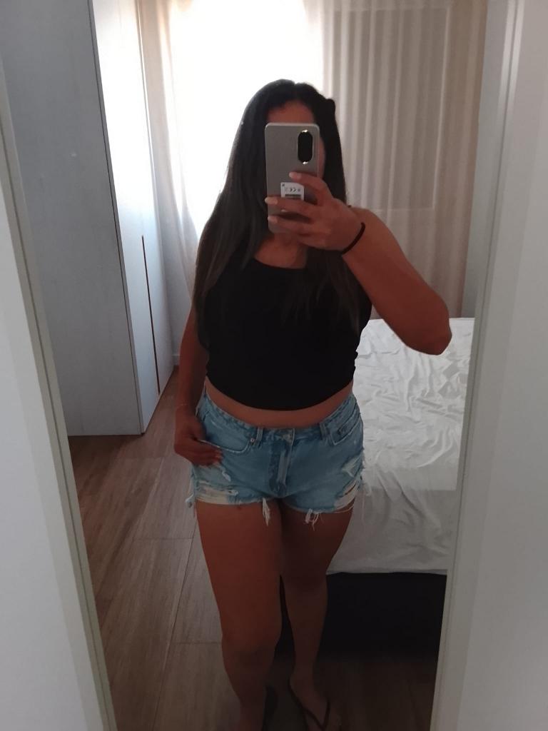 Chica busca chico en Granada: 