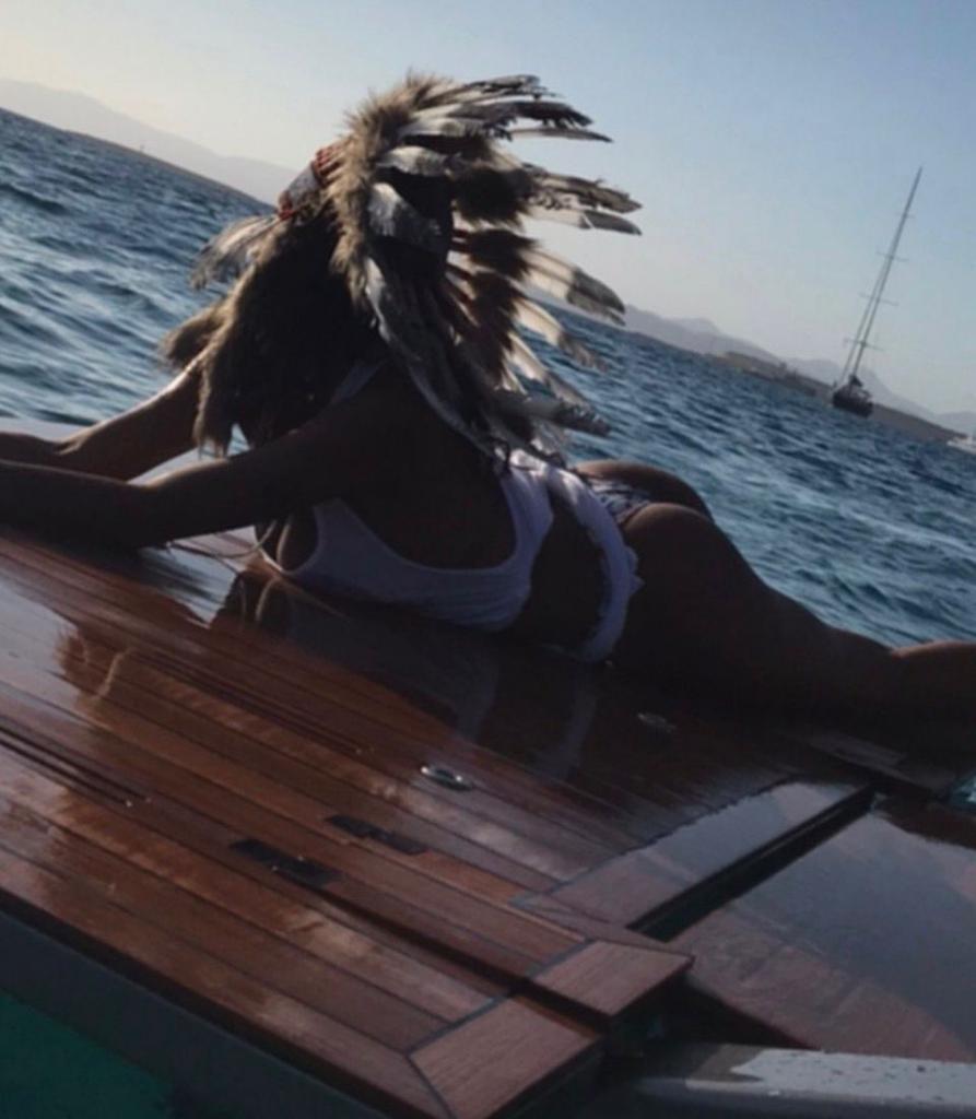613503977: Chica busca chico en Ibiza