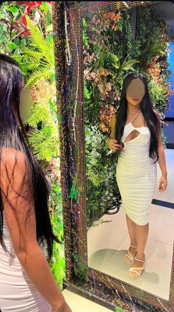 664468171: Chica busca chico en Málaga