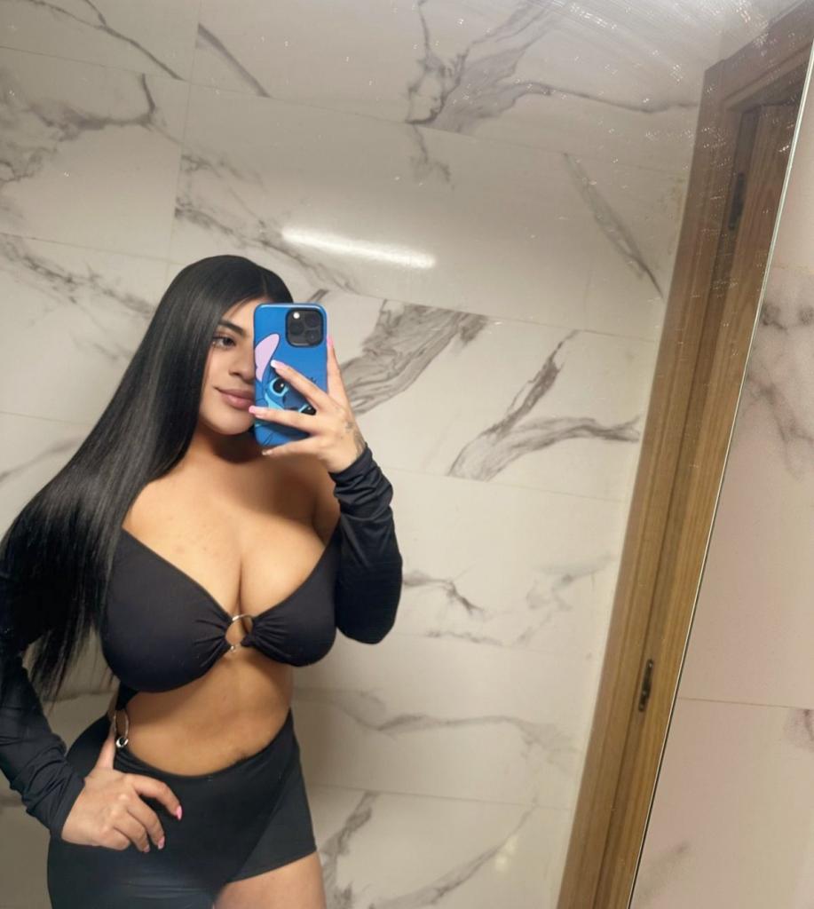 624808665: Chica busca chico en Barcelona