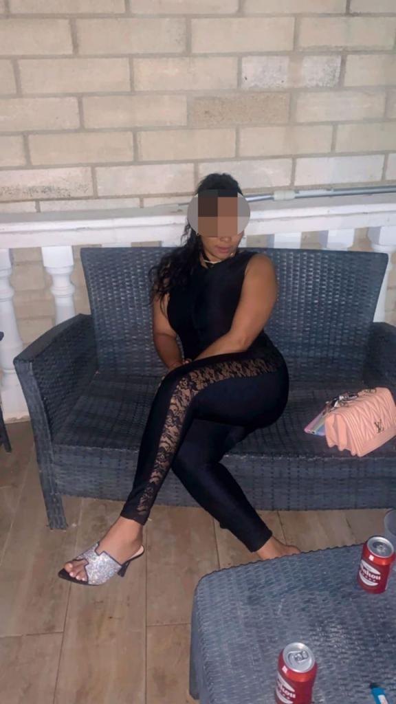 627017221: Chica busca chico en Ceuta