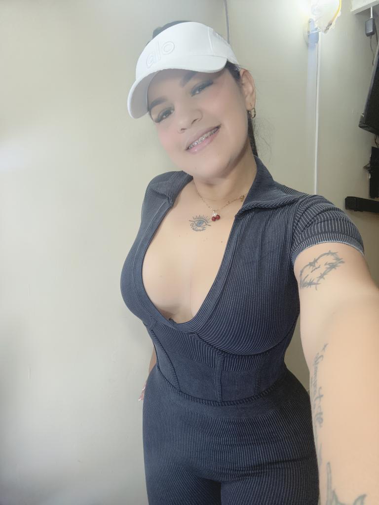 Chica busca chico en Cádiz: 