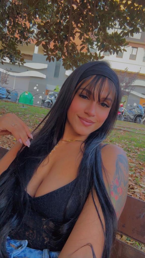 664076697: Chica busca chico en Málaga