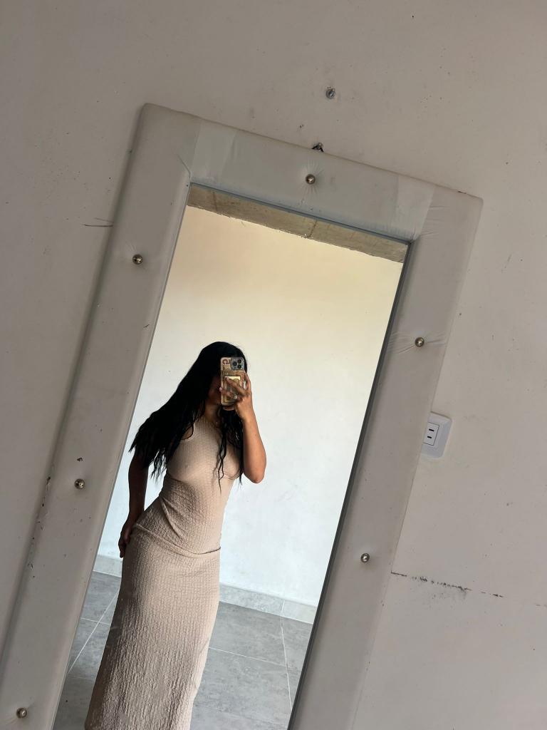 647317722: Chica busca chico en Orense