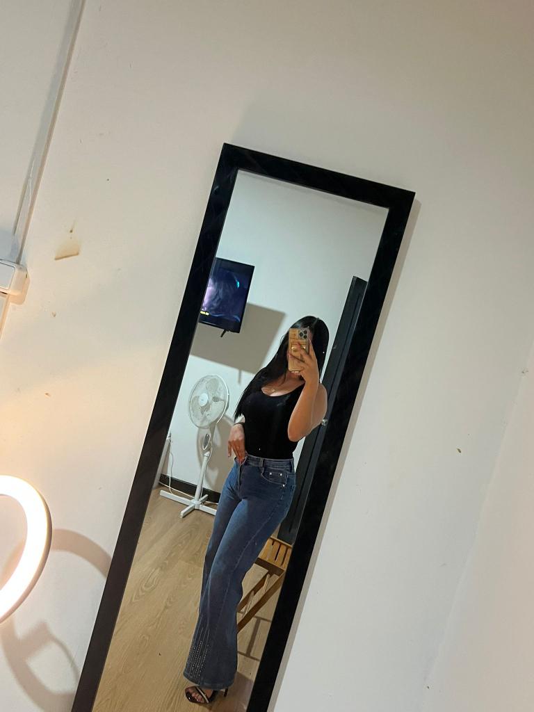 647317722: Chica busca chico en Orense