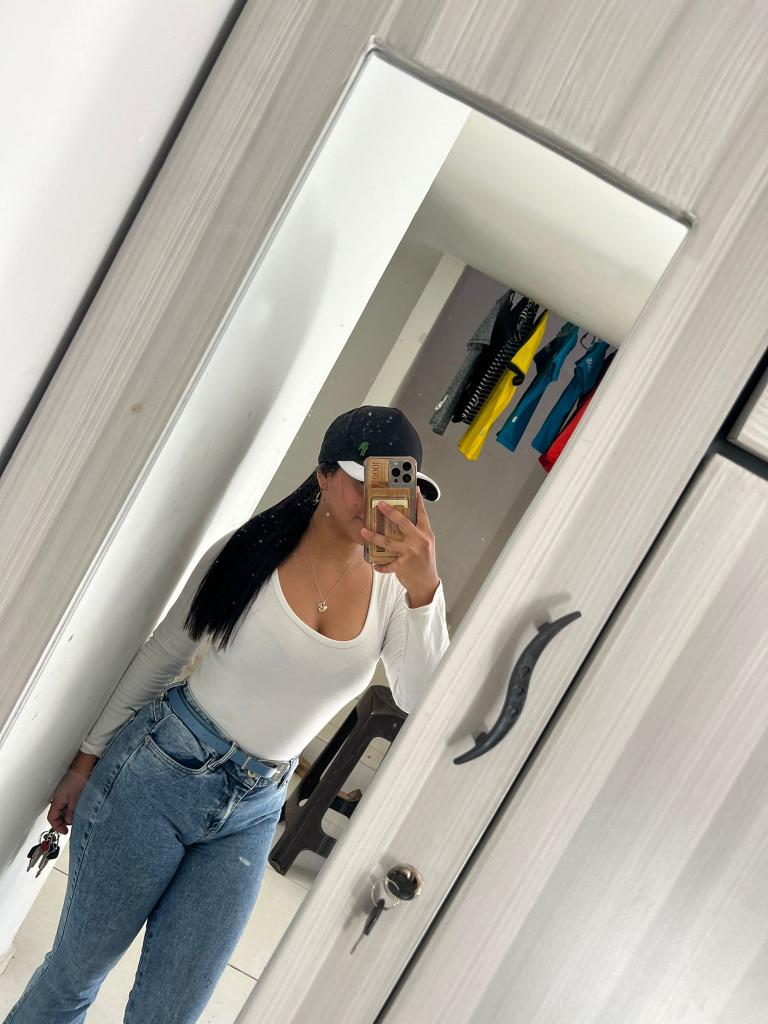 647317722: Chica busca chico en Orense