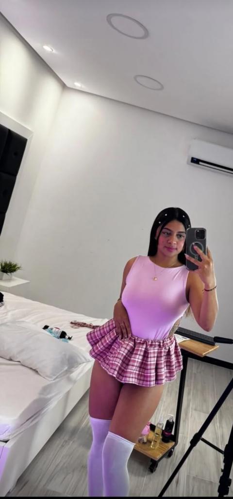 647317722: Chica busca chico en Orense