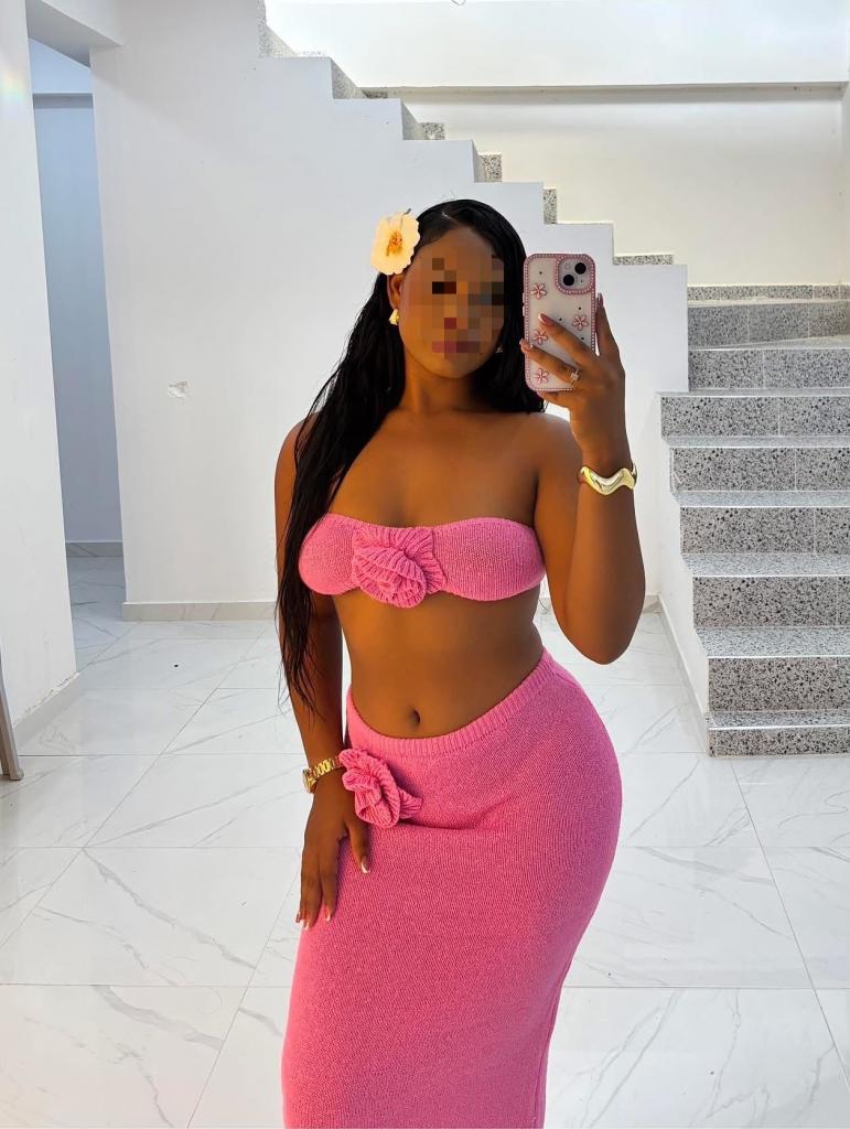 742033761: Chica busca chico en Barcelona