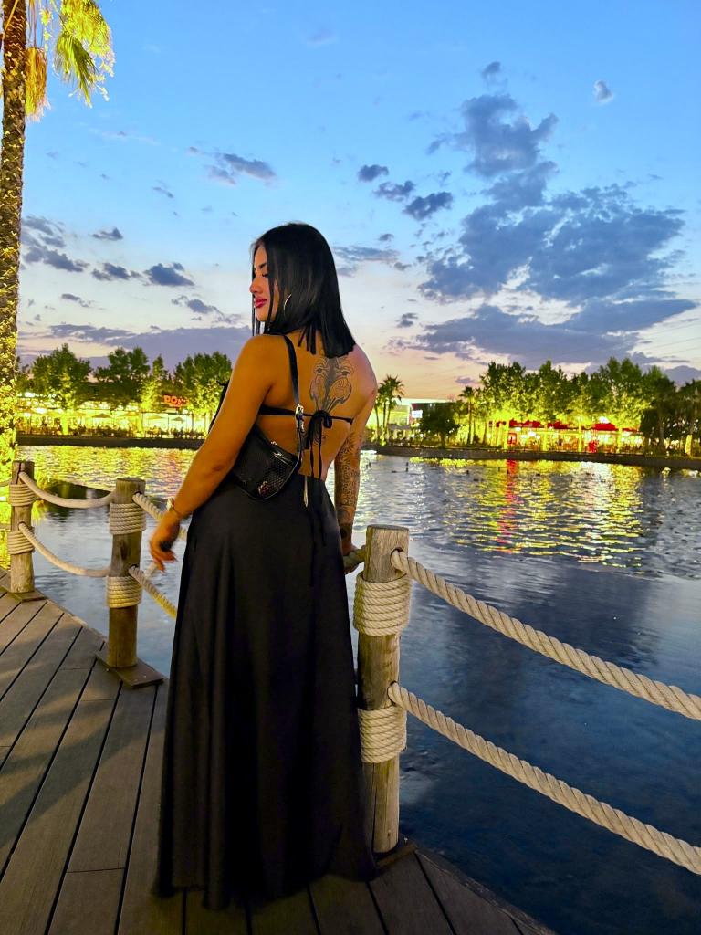 647130578: Chica busca chico en Barcelona