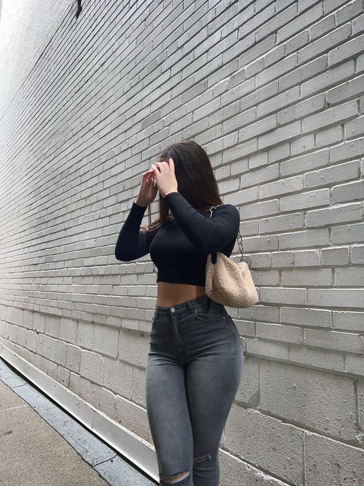 675313767: Chica busca chico en Sevilla