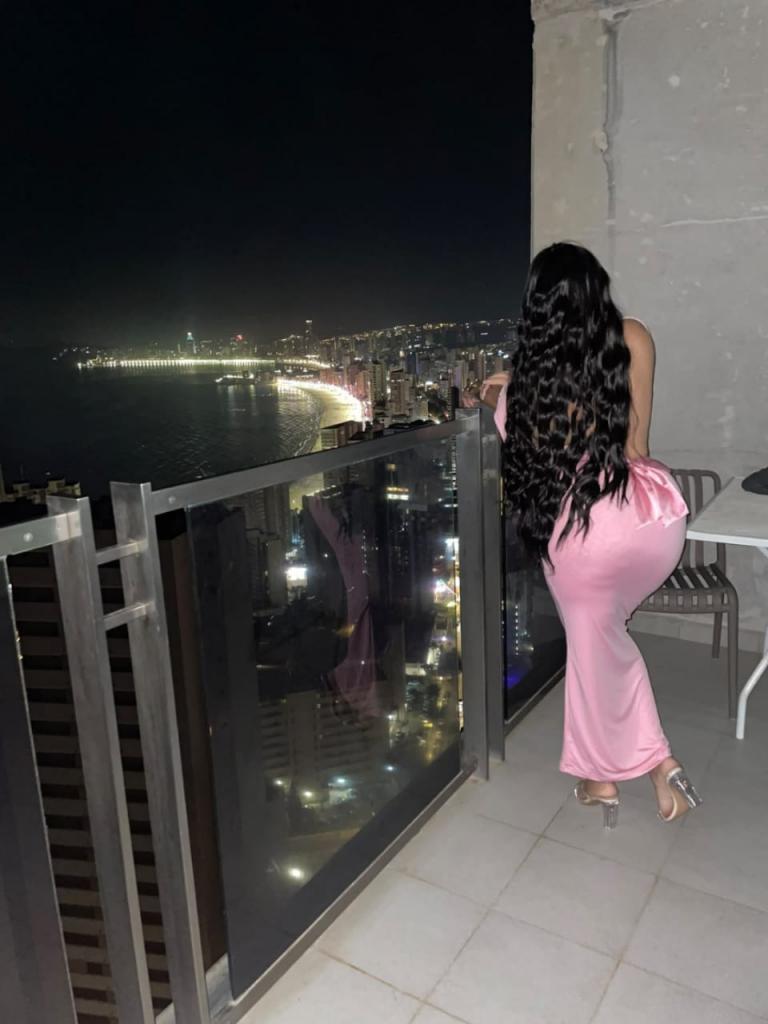 612465242: Chica busca chico en Barcelona