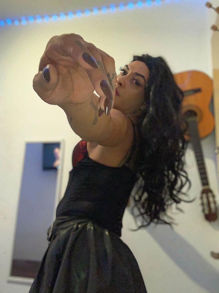 677385603: Chica busca chico en Barcelona