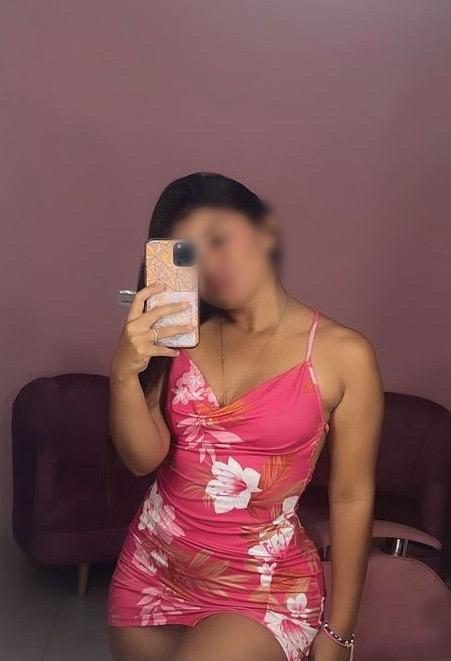 661929283: Chica busca chico en Sevilla