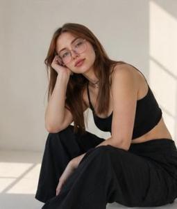 647163074: Chica busca chico en Málaga