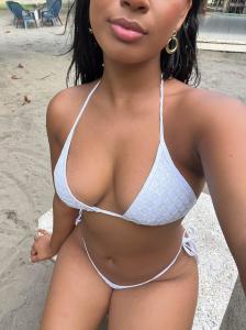 742033761: Chica busca chico en Barcelona