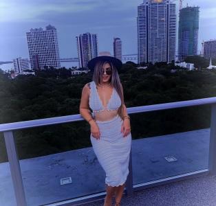 633016318: Chica busca chico en Ibiza