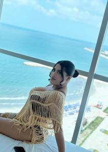 624808665: Chica busca chico en Barcelona