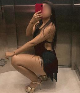 661929283: Chica busca chico en Sevilla