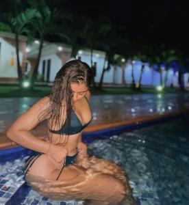 661929283: Chica busca chico en Sevilla