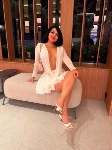 637556179: Chica busca chico en Madrid