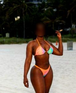 643073285: Chica busca chico en Cádiz