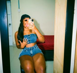 642931921: Chica busca chico en Gerona