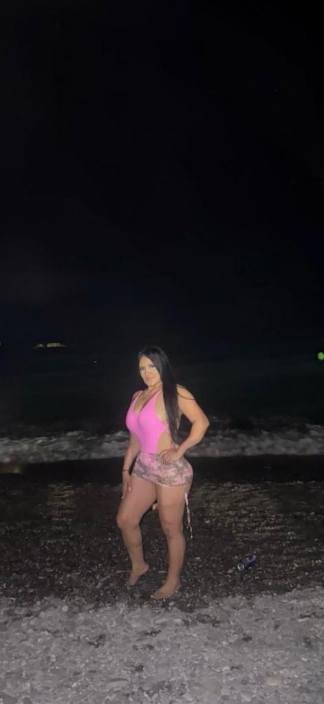 Chica busca chico en Almería: 
