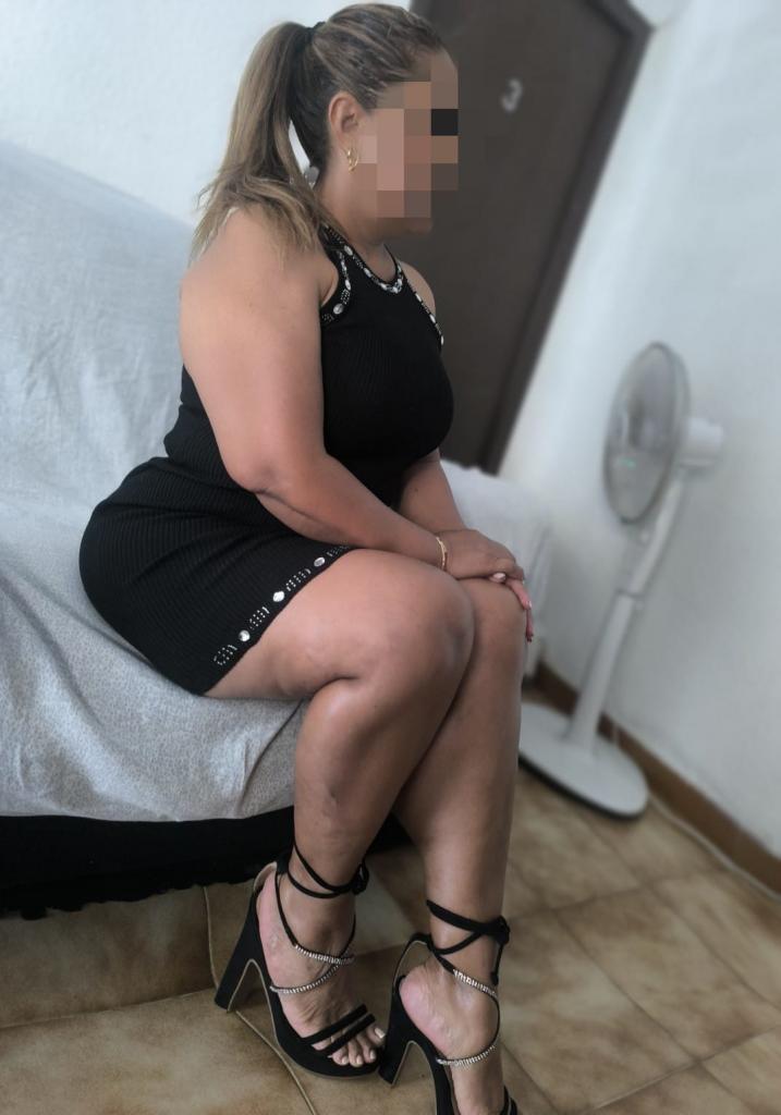 664802797: Chica busca chico en Murcia